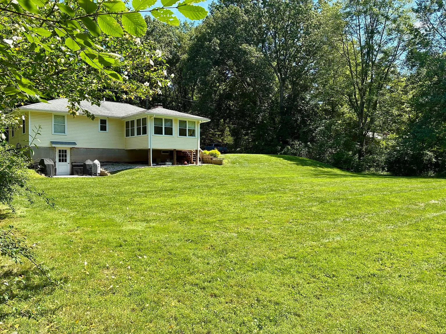 511 Atkins St — Photo 4
