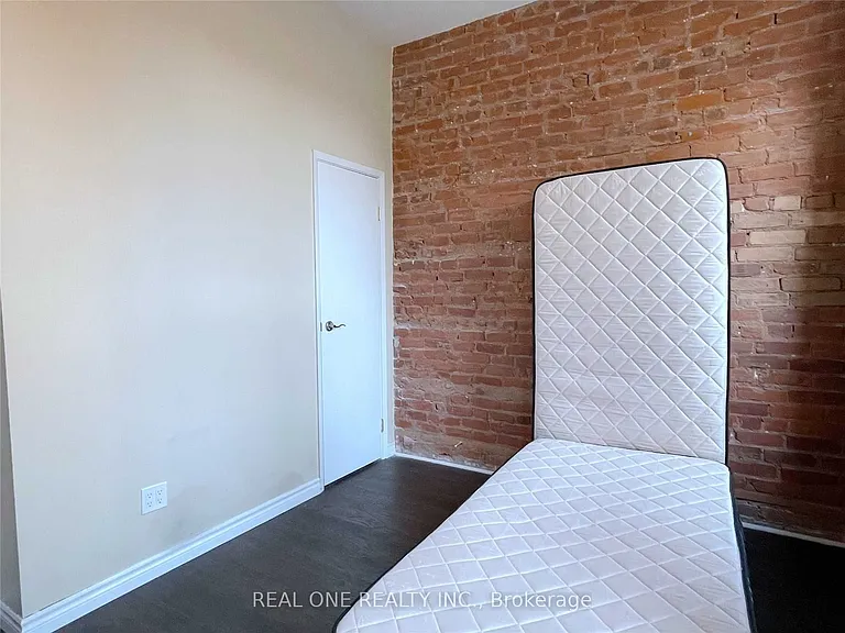 173 King St E #2 — Photo 7