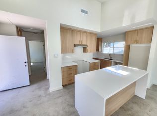 10445 Cantara St, Sun Valley, CA 91352