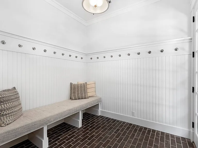 78 Pantigo Rd — Photo 15