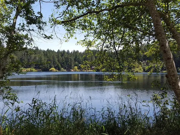 2687 Galleon Way, Southern Gulf Islands, BC V0N 2M2