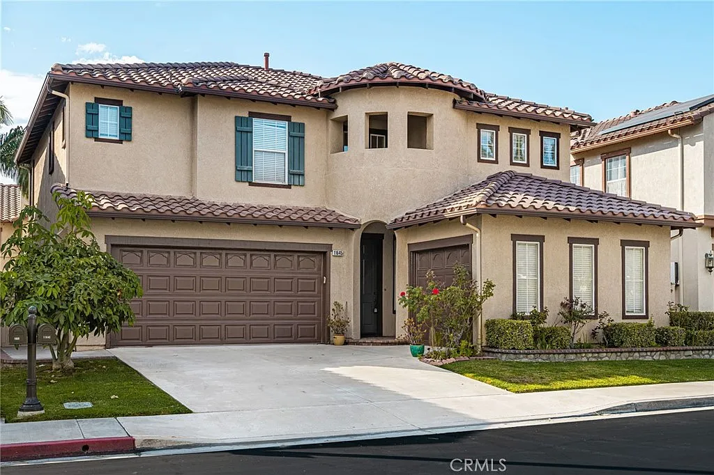 3 bed, 2.5 bath, 2213 sqft, $5,500 — Photo 1