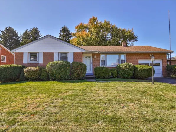 7 Victoria Dr, Allentown, PA 18109