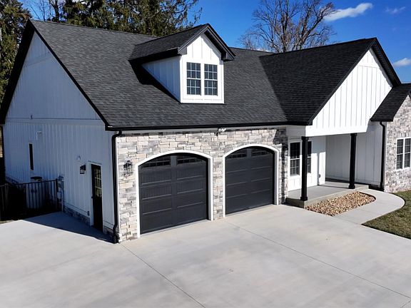 3rd image of 1043 Bradford Crossing Pl