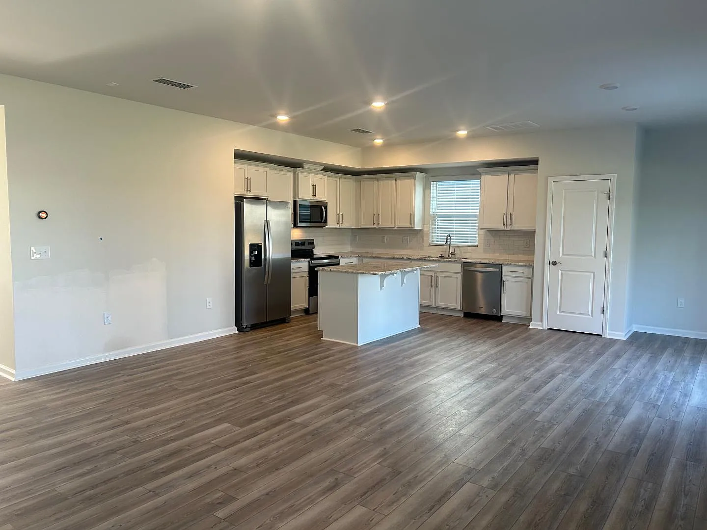1453 Rhodes Pond St — Photo 3