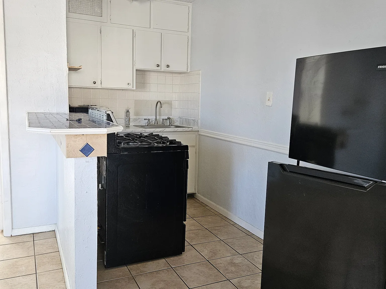 221 Condict Dr — Photo 3