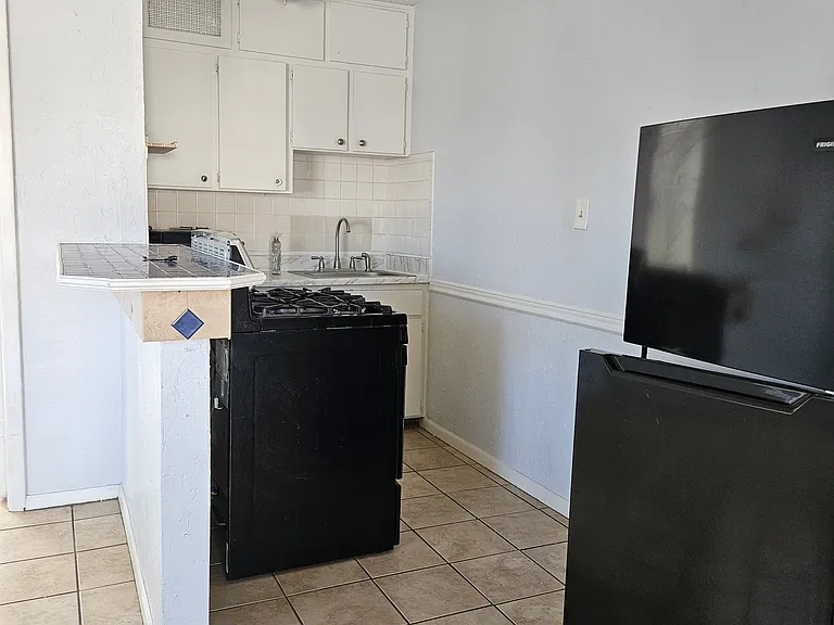221 Condict Dr #2 — Photo 3
