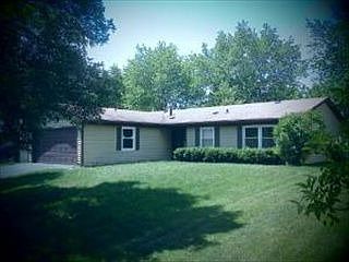 1st image of 227 Lincolnshire Ln