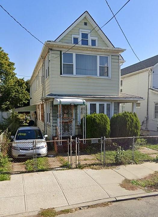 1st image of 10529 171st Street