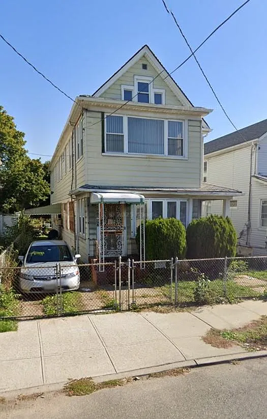 10529 171st Street photo 1