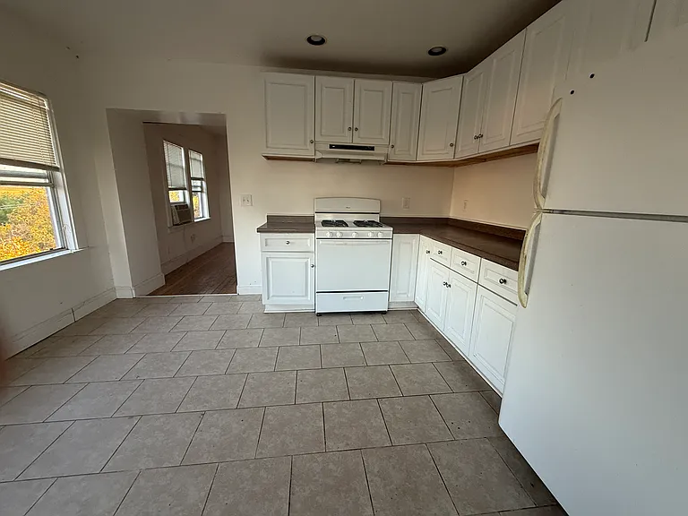Harkness Ave — Photo 2