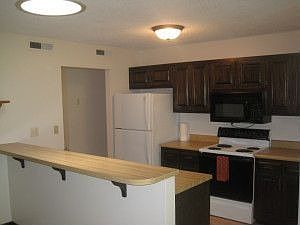 4th image of 479 N Crater Lake Dr