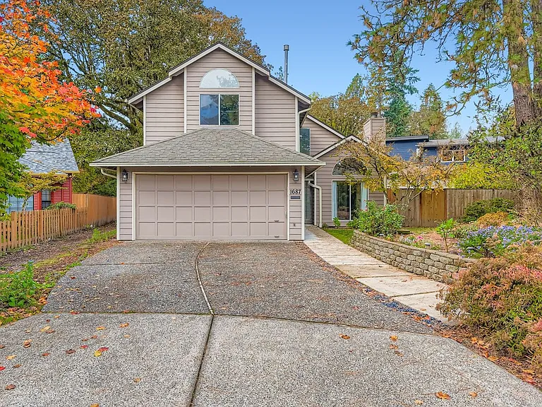 1687 SW 178th Ave — Photo 3