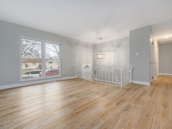4th image of 270 Clyde Ave