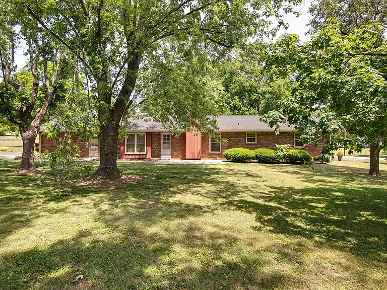 301 Glenwood Dr — Photo 19