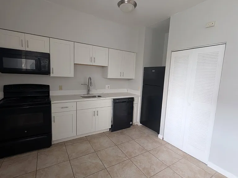 5574 Pershing Ave — Photo 1