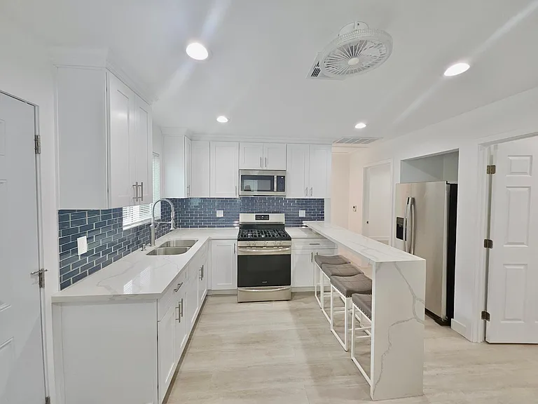 4192 S Harvard Blvd #1 — Photo 6