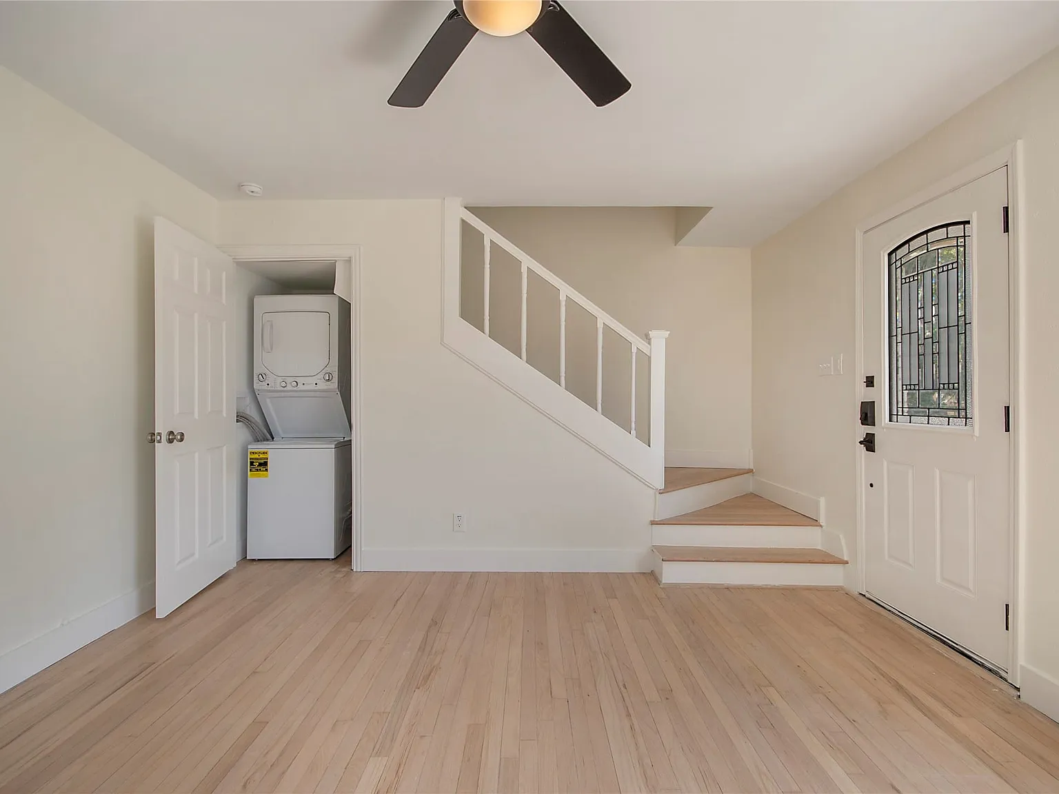 2 bed, 1.0 bath, 891 sqft, $1,675 — Photo 2