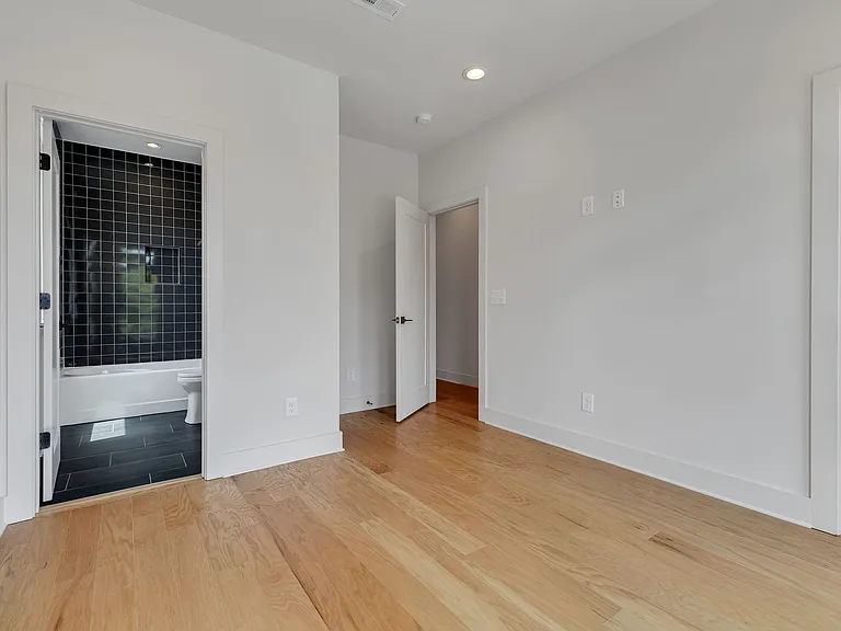 1721 6th Ave N #3 — Photo 17