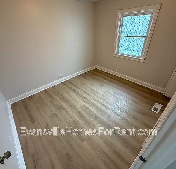 2816 C St — Photo 6