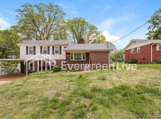 6 Templewood Dr, Greenville, SC 29611