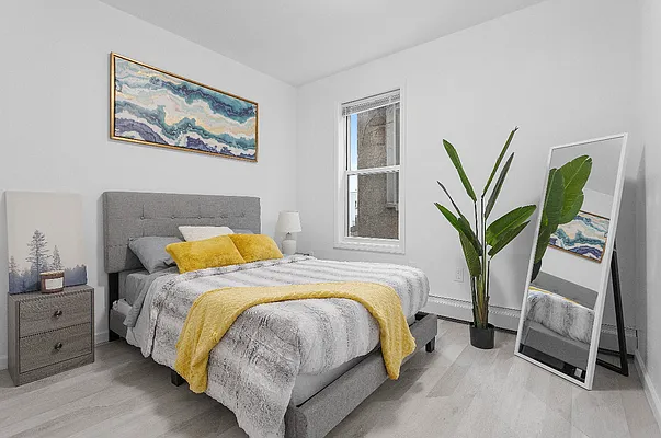 Rented by E Realty International Corp | media 16