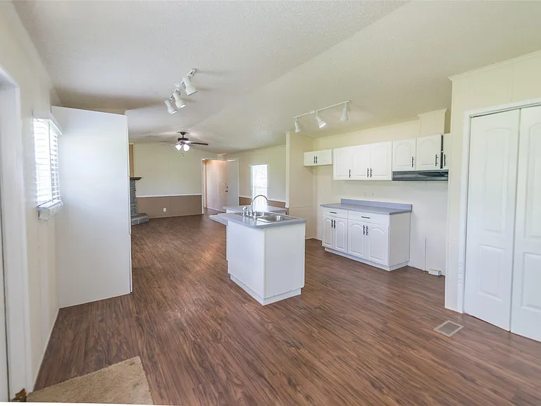 2592 County Road 152 — Photo 7