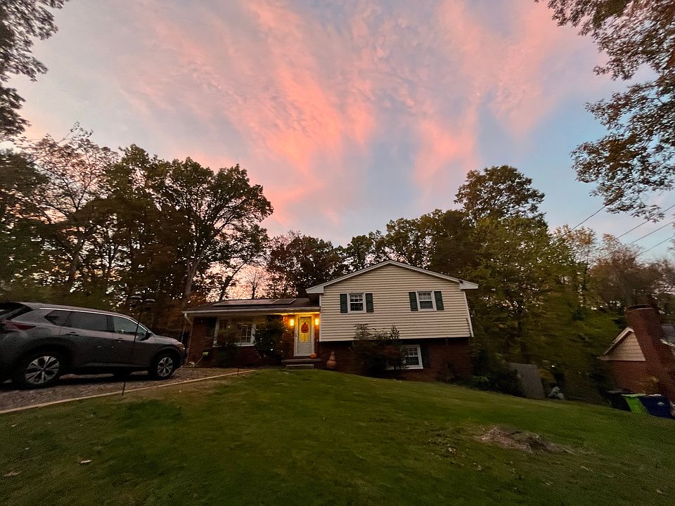 2nd image of 3309 Julian Dr