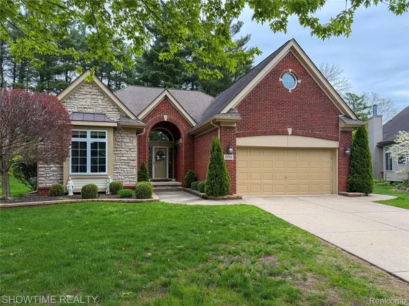22150 Abington Dr, Farmington Hills, MI 48335