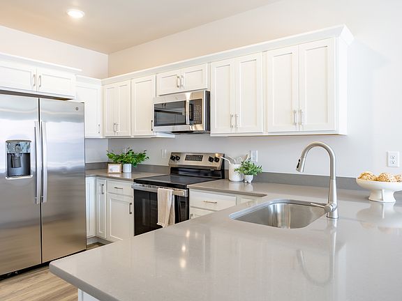 4th image of 475 16th Ave SE #214