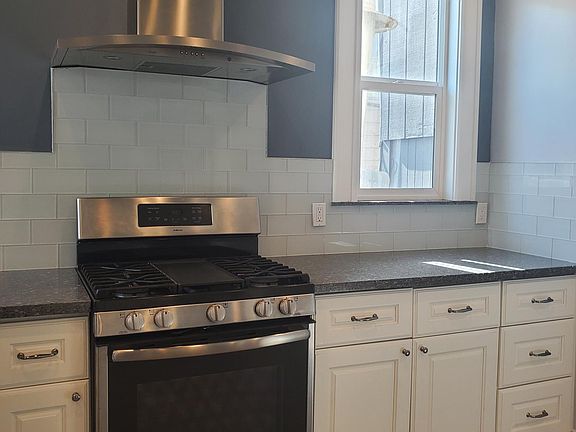 3rd image of 522 Green St #A