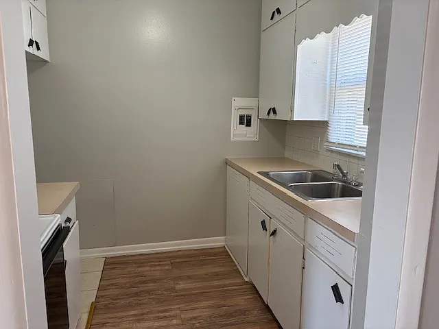 1919 Millers Ln #1919 — Photo 6