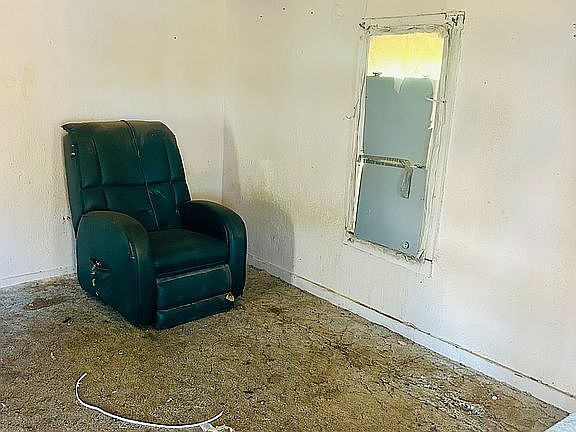 Living Room - Image 1