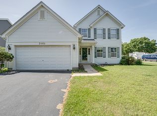 2464 Blue Spruce Ln, Aurora, IL 60502