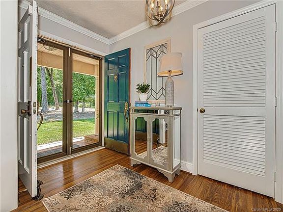 3rd image of 7033 Old Oak Ln