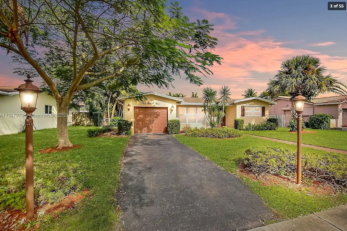 3 bed, 1728 sqft, $4,499 — Photo 3