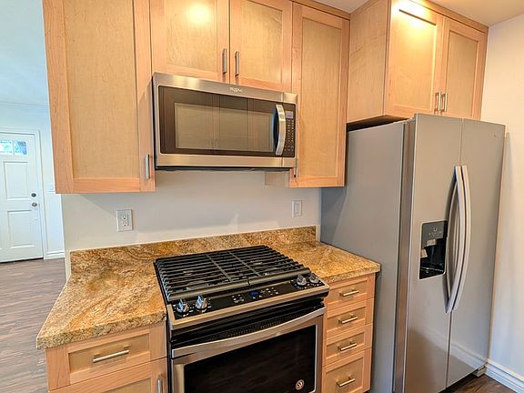 5th image of 4418 Ensign Ave APT 1