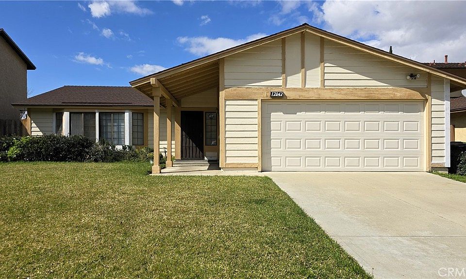 1st image of 12042 Suzanne Dr