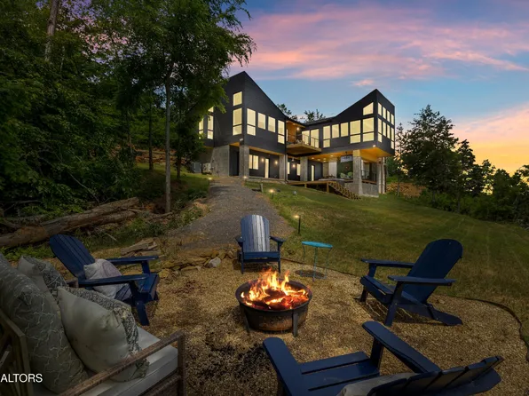 1325 Still Mountain Way, Dandridge, TN 37725