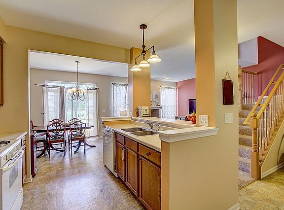 4th image of 402 Merlot Ct