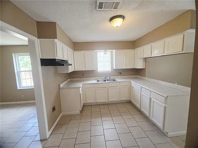 6910 Bunker Hill Rd — Photo 3