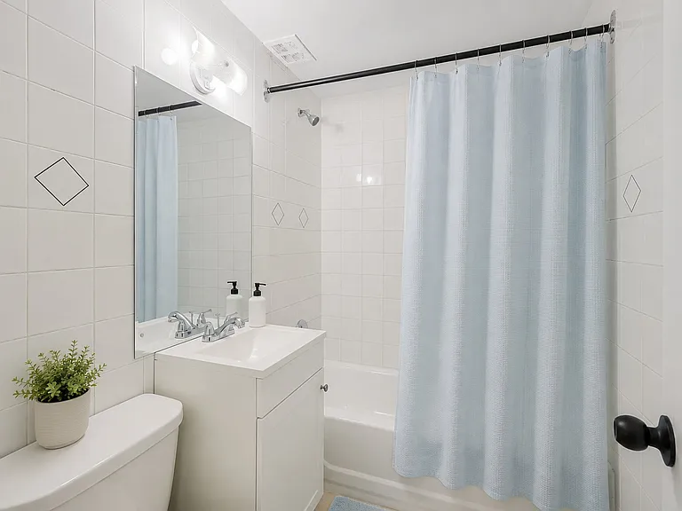 2208 Dufferin St #107 — Photo 17