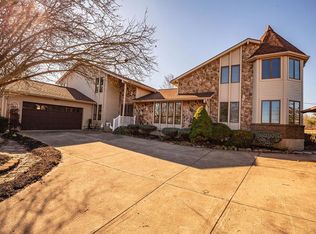 223 Sample Rd, Oxford, OH 45056