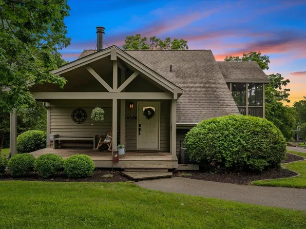 6 Northridge Ln, Galena, IL 61036