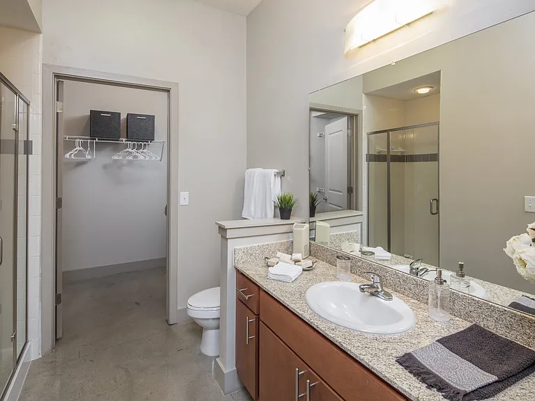 Lakeshore Lofts — Photo 15