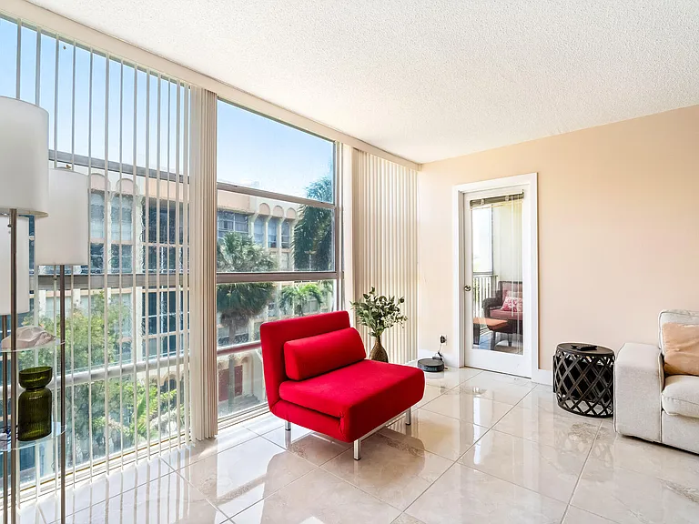 2000 Atlantic Shores Blvd #410 — Photo 15