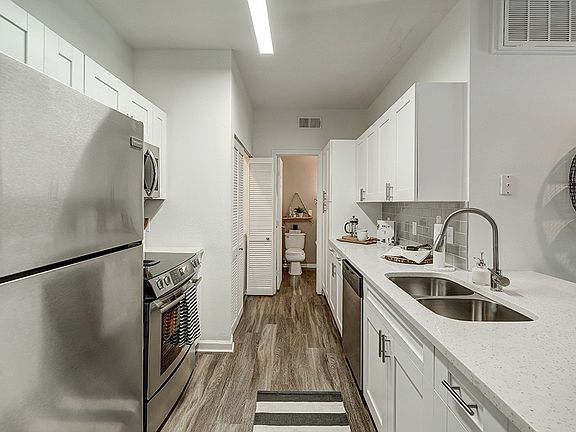 2nd image of 1550 Platte St #5113154