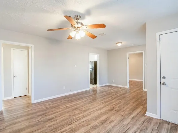 10201 Homestead Rd, Houston, TX 77016