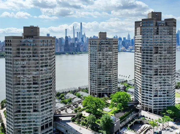 7004 Boulevard East APT 31A, Guttenberg, NJ 07093