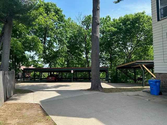 2 bed, 900 sqft, $1,425 — Photo 2